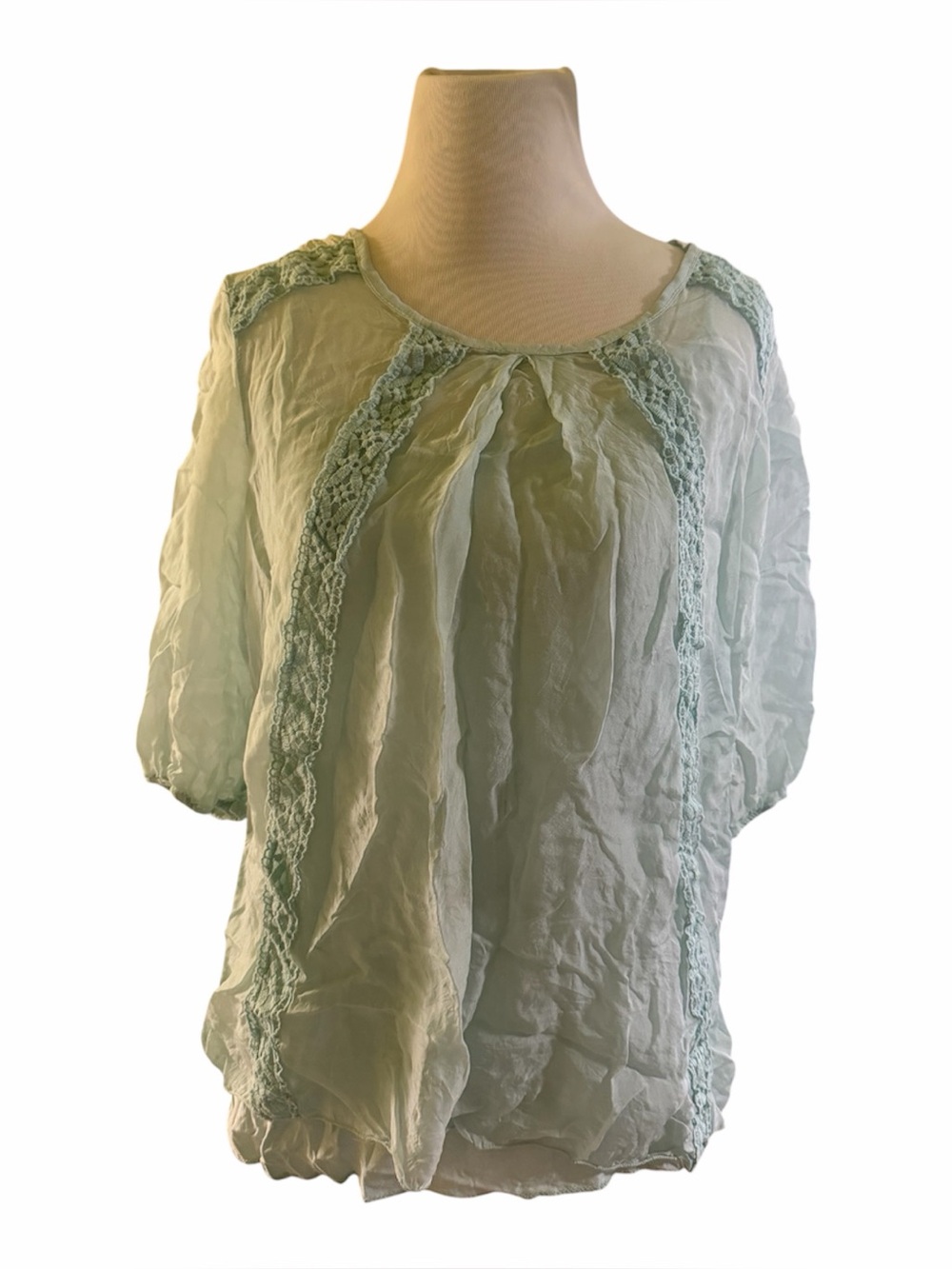 Giulia Women’s 100% silk battiste embroidered top size Small, light and airy
